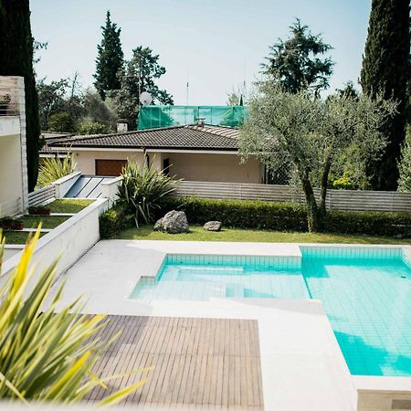 Casa Chiara Villa การ์โดเน ริเวียรา ภายนอก รูปภาพ