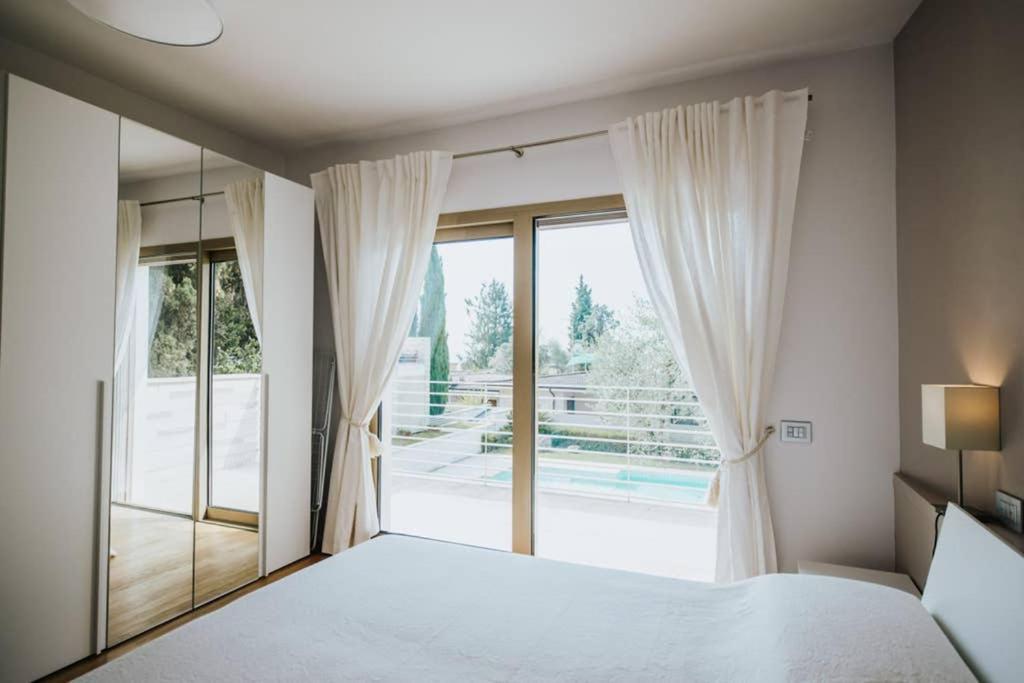 Casa Chiara Villa การ์โดเน ริเวียรา ภายนอก รูปภาพ