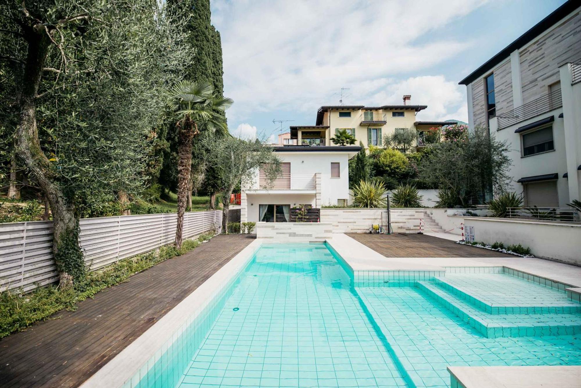 Casa Chiara Villa การ์โดเน ริเวียรา ภายนอก รูปภาพ